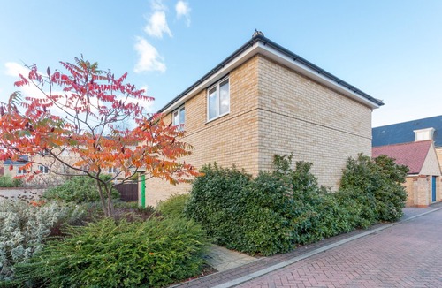 Cambridge Apartment | 2-bedroom, 2-bath flat nr Science Park, sleeps 3