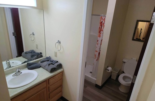 Downtown Pittsburgh Apartment | 2 Bedroom 2 Bath | Heart of Downtown PGH!