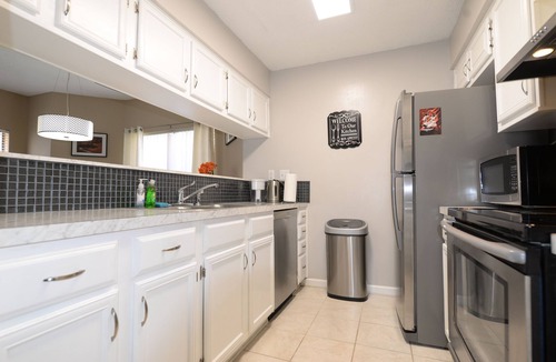 Westchase Apartment | 2 Bedroom 2 Bath townhome super clean private yard