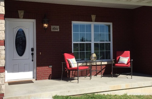 Perryville Apartment | 2 Bedroom 2 Bath Units! Great Location close to Wineries and I-55