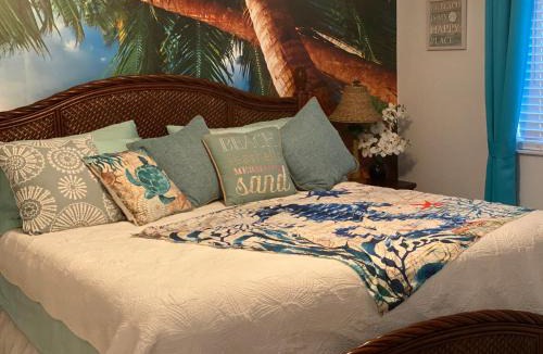 Oldsmar House | 2 Bedroom , 2 Bath , Villa
