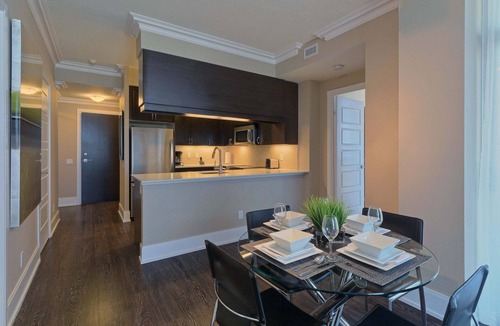Etobicoke Apartment | 2 Bedroom/2 Bathroom Suite