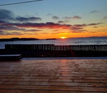 Bonavista House | 2 Bedroom 2 Bathroom Oceanfront Oasis