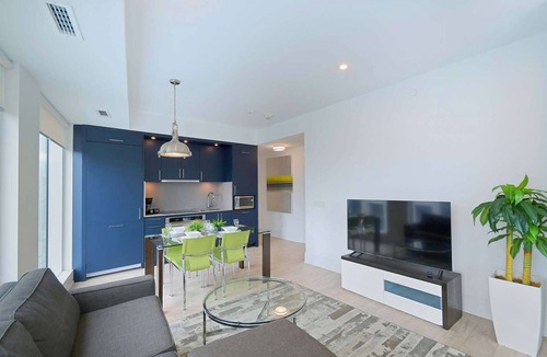 Wellington Place Apartment | 2 Bedroom/2 Bathroom Suite
