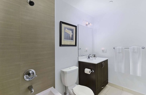 Henry Farm Apartment | 2 Bedroom/2 Bathroom Suite
