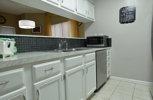 Westchase House | 2 Bedroom 2-bathroom townhome & yard