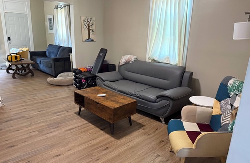 Peoria House | 2 Bedroom 2 Bathroom - walk or shuttle to OSF