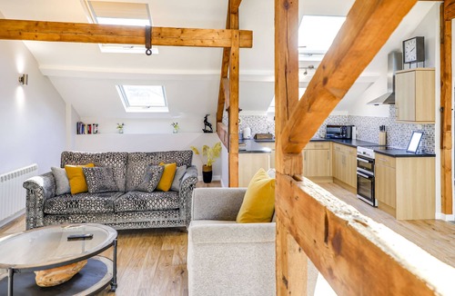 Ely Apartment | 2 Bedroom 2 ensuites, lounge and Kitchen