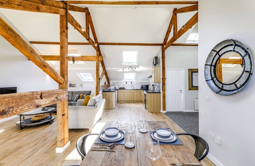 Ely Apartment | 2 Bedroom 2 ensuites, lounge and Kitchen