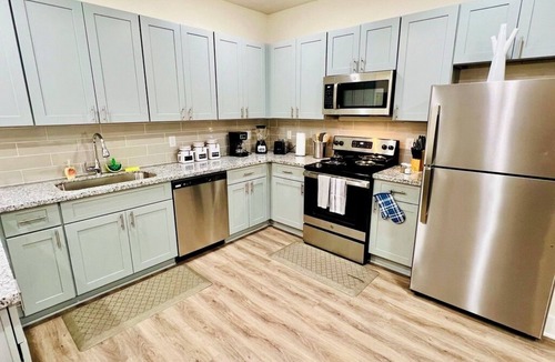 Grogan's Mill Apartment | 2-Bedroom 2-Full Baths with FREE Parking, Washer & Dryer, WiFi in The Woodlands