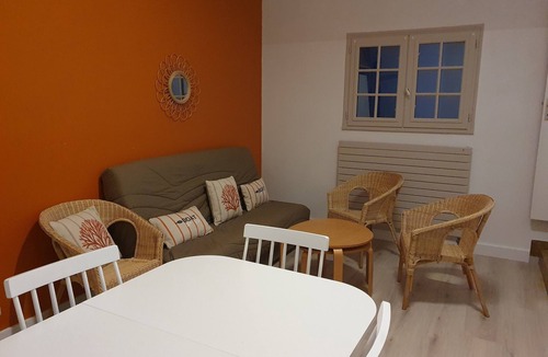 Le Givre House | 2-bedroom 3* gîte with heated pool! 15 min from the sea