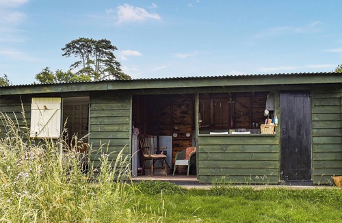 Bishop's Stortford Cabin | 2 bedroom accommodation in Bishops Stortford