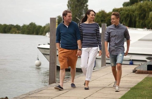 Benson Cabin | 2 bedroom accommodation in Benson-on-Thames