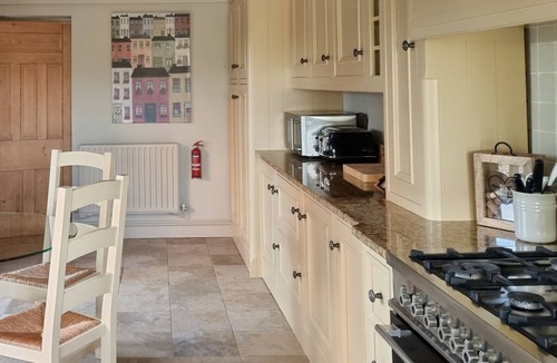 Wychnor Cottage | 2 bedroom accommodation in Wychnor, near Burton upon Trent