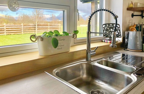 Five Oak Green Cottage | 2 bedroom accommodation in Hadlow, near Tonbridge