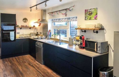 Five Oak Green Cottage | 2 bedroom accommodation in Hadlow, near Tonbridge