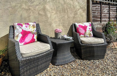 Frinton-on-Sea Cottage | 2 bedroom accommodation in Frinton-on-Sea