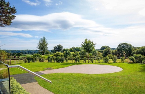 Overton-on-dee House | 2 bedroom accommodation in Eyton, Wrexham