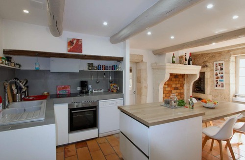 Saint-Restitut House | 2 bedroom accommodation in Saint Restitut