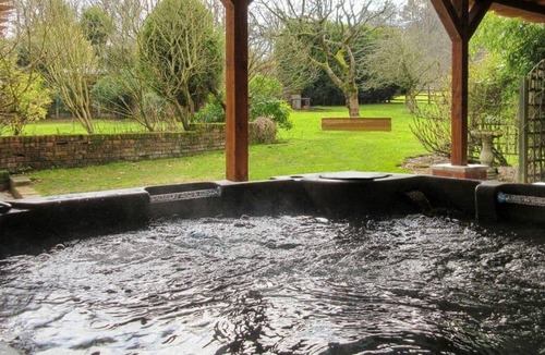 Rugeley House | 2 bedroom accommodation in Cannock Chase