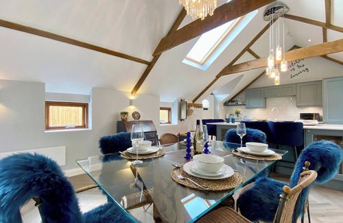 Coalpit Heath Cottage | 2 bedroom accommodation in Yate, near Chipping Sodbury