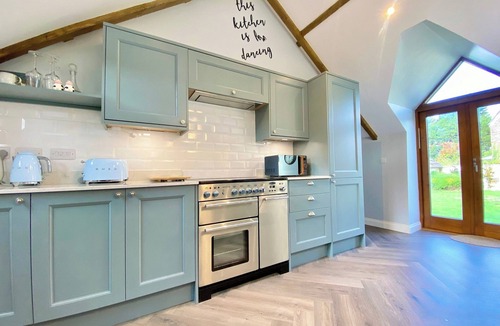 Coalpit Heath Cottage | 2 bedroom accommodation in Yate, near Chipping Sodbury