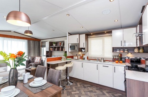 Great Houghton Cabin | 2 bedroom accommodation in Great Billing