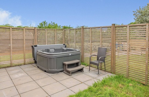 Hewas Water Ski Chalet | 2 bedroom accommodation in Nr St Austell