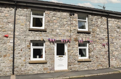 Ystradgynlais Cottage | 2 bedroom accommodation in Ystradgynlais