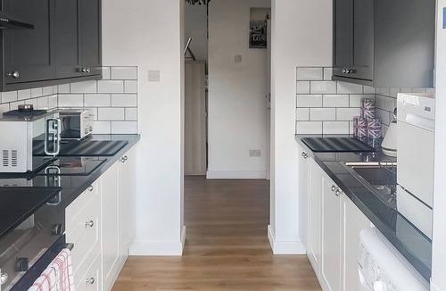 Bognor Regis Cottage | 2 bedroom accommodation in North Bersted, near Bognor Regis