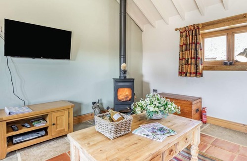 Llanvair Kilgeddin Cottage | 2 bedroom accommodation in Nant Y Derry