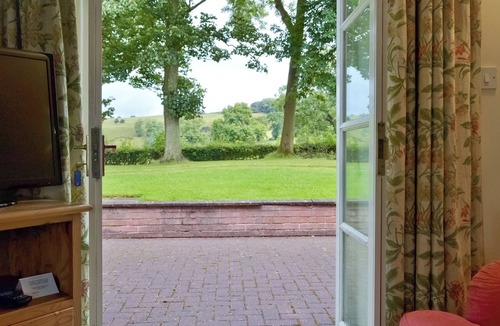 Newton Grange Cottage | 2 bedroom accommodation in Ilam, near Ashbourne