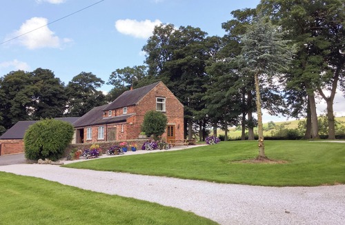 Newton Grange Cottage | 2 bedroom accommodation in Ilam, near Ashbourne