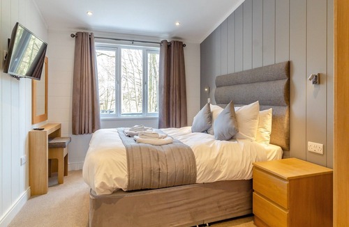 Woolverstone Cabin | 2 bedroom accommodation in Woolverstone, Ipswich
