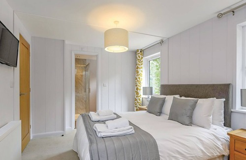 Woolverstone Cabin | 2 bedroom accommodation in Woolverstone, Ipswich