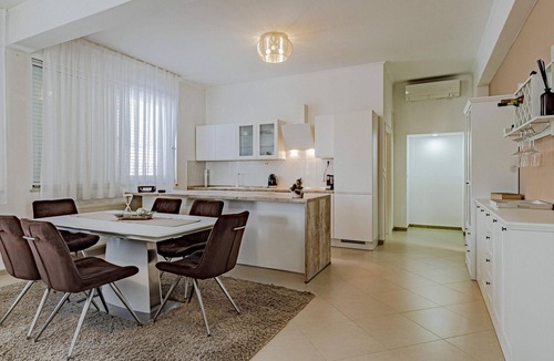 Kuciste House | 2 bedroom accommodation in Kuciste Perna