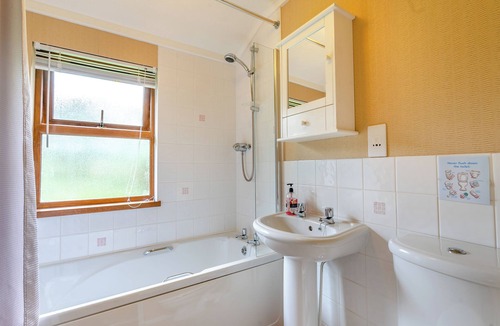 Blairgowrie Ski Chalet | 2 bedroom accommodation in Alyth, Perthshire