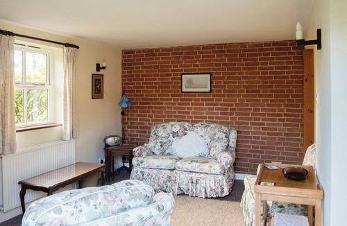 Wood Norton Cottage | 2 bedroom accommodation in Wood Norton