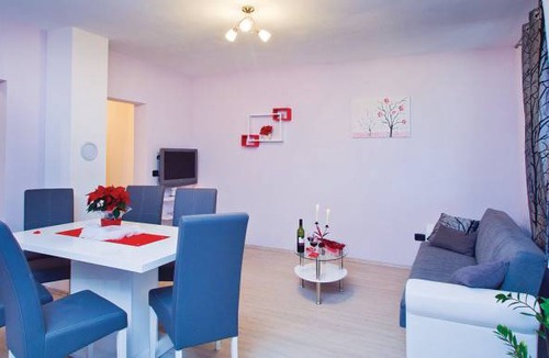 Orbanici Apartment | 2 bedroom accommodation in Orbanici