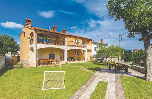 Orbanici Apartment | 2 bedroom accommodation in Orbanici