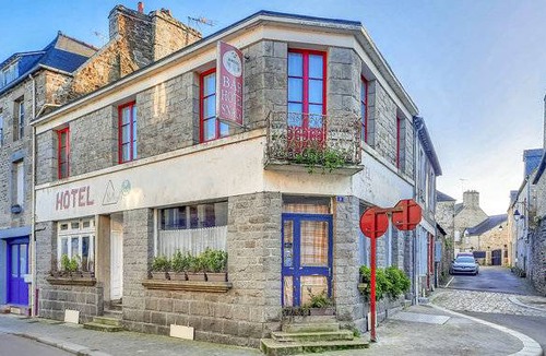 Antrain Apartment | 2 bedroom accommodation in Antrain