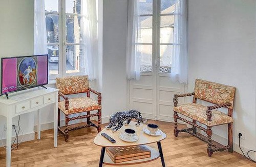 Antrain Apartment | 2 bedroom accommodation in Antrain