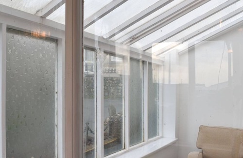 Dinas Cottage | 2 bedroom accommodation in Aberdesach