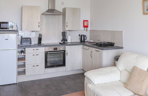 Dinas Dinlle Apartment | 2 bedroom accommodation in Caernarfon