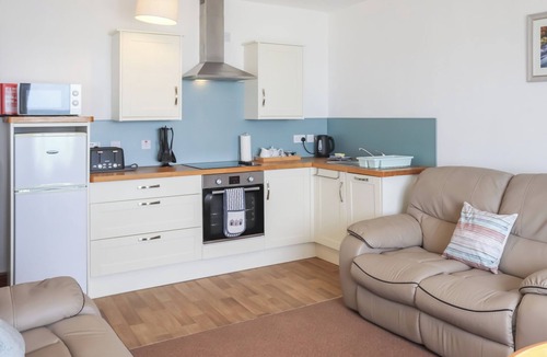Dinas Dinlle Apartment | 2 bedroom accommodation in Caernarfon