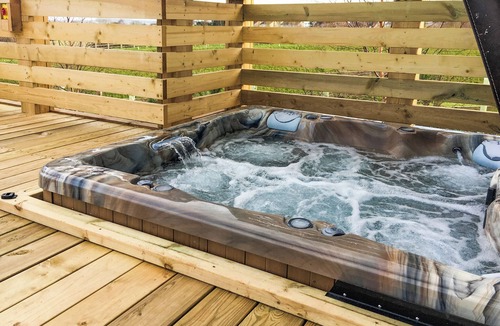 Cannington Ski Chalet | 2 bedroom accommodation in Cannington