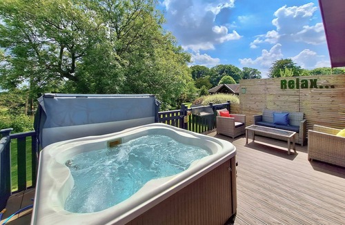 Raywell Ski Chalet | 2 bedroom accommodation in Raywell, Beverley