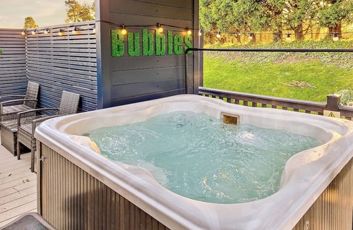 Raywell Ski Chalet | 2 bedroom accommodation in Raywell, Beverley