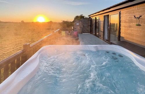 Raywell Ski Chalet | 2 bedroom accommodation in Raywell, Beverley