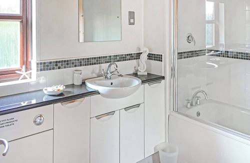 Scawton Ski Chalet | 2 bedroom accommodation in Easingwold